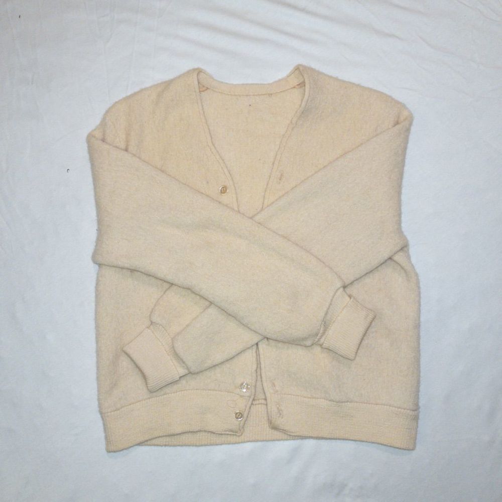 Vintage • Yellow wool cardigan